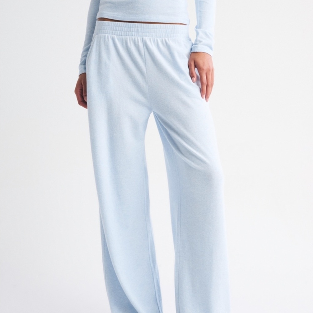 Abercrombie & Fitch Light Blue Lounge Top and Pants Set - Picture 2 of 5